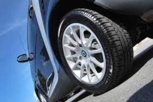 Tips Cerdas Menjaga Kondisi Ban Mobil Anda